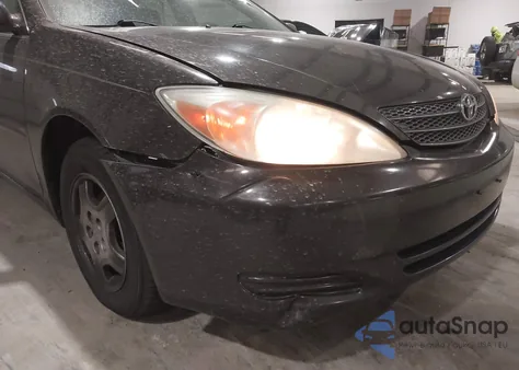 2002 Toyota Camry Le V6 z USA, uszkodzony, nr VIN 4T1BF32K82U526407